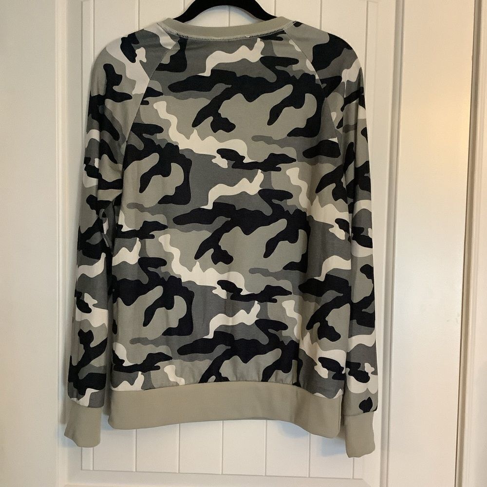 BTFBM Camo‎ colored lightweight sweatshirt. - Picture 3 of 3